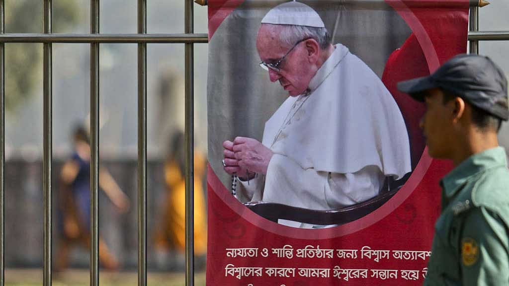 ২০১৭ সালের ১ ডিসেম্বর সোহরাওয়ার্দী উদ্যানে মুক্ত উপাসনায় বাংলাদেশের মানুষ এবং বিশ্বের শান্তি ও সমৃদ্ধি কামনায় প্রার্থনা করেন পোপ ফ্রান্সিস।