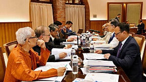 Reform talks begin on 7 unresolved issues