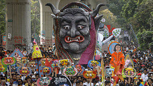 আনন্দ শোভাযাত্রায় বর্ষবরণ