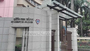 স্ত্রী-সন্তানসহ নানকের দেশত্যাগে নিষেধাজ্ঞা, এবিএম তাজুলেরও