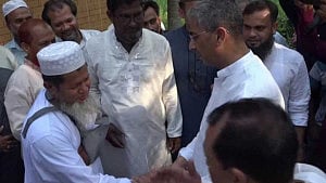 তথ্য উপদেষ্টার বাবার ওপর হামলায় এ্যানির দুঃখ প্রকাশ