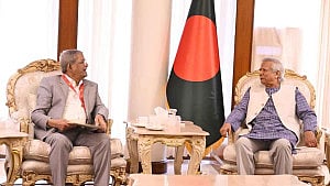প্রধান উপদেষ্টার সঙ্গে আলোচনায় বিএনপির ‘অসন্তুষ্টি’ এবং অন্তর্বর্তী সরকারের ম্যান্ডেট বিতর্ক