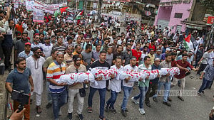গাজায় গণহত্যা: ‘সাহস নিয়ে’ ফিলিস্তিনিদের পক্ষে দাঁড়ানোর আহ্বান বিএনপির