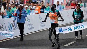 China pits humanoid robots against humans in half-marathon