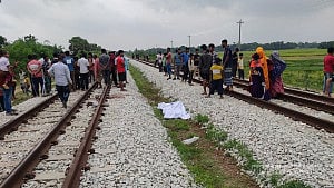 3 bodies found on rail tracks in Cumilla