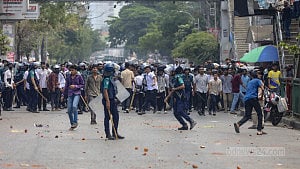 Police to ‘sit’ with Dhaka College, City College over frequent clashes