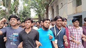 Students hold protest march on Dhaka Polytechnic campus