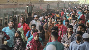 ঈদের ছুটিতে ঢাকা ছাড়েন এক কোটি সাত লাখ সিমধারী