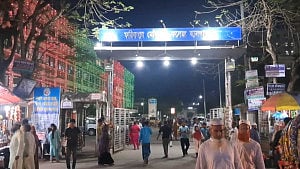 25 hurt in clashes over cricket match, onion harvesting
