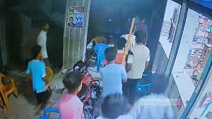 BNP, Jamaat workers clash over sharing of Balumahal lease money