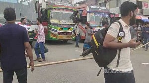 অবরোধ তুলেছেন শ্রমিকরা, গাবতলীতে যান চলাচল শুরু