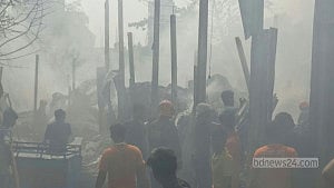 টঙ্গীতে ঝুট গুদামে আগুন, আধা ঘণ্টা পর নিয়ন্ত্রণে