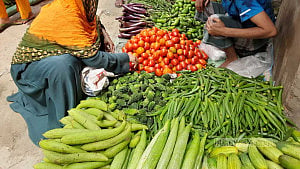Eid break slows vegetable supply in Dhaka markets