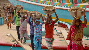 মে দিবস শ্রমজীবী মানুষের অধিকার প্রতিষ্ঠার গৌরবোজ্জ্বল দিন: রাষ্ট্রপতি