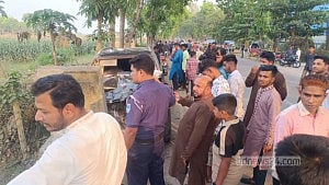 3 die in Meherpur multi-vehicle crash