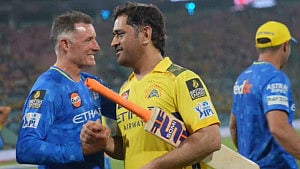 Dhoni rolls back the years with match-winning cameo