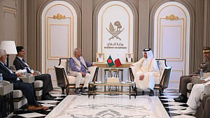 Yunus meets Qatar defence minister