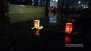 ‘মরা নদীর আন্ধারে বোধের প্রদীপ জ্বালি’