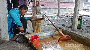 আখের গুড়ে আখ নেই, আছে রঙ আর কেমিকেল