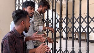 ৬ দফা: রাজশাহী পলিটেকনিকের প্রশাসনিক ভবনে শিক্ষার্থীদের তালা