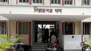 সিরাজগঞ্জে বাস চাপায় পথচারী নিহত
