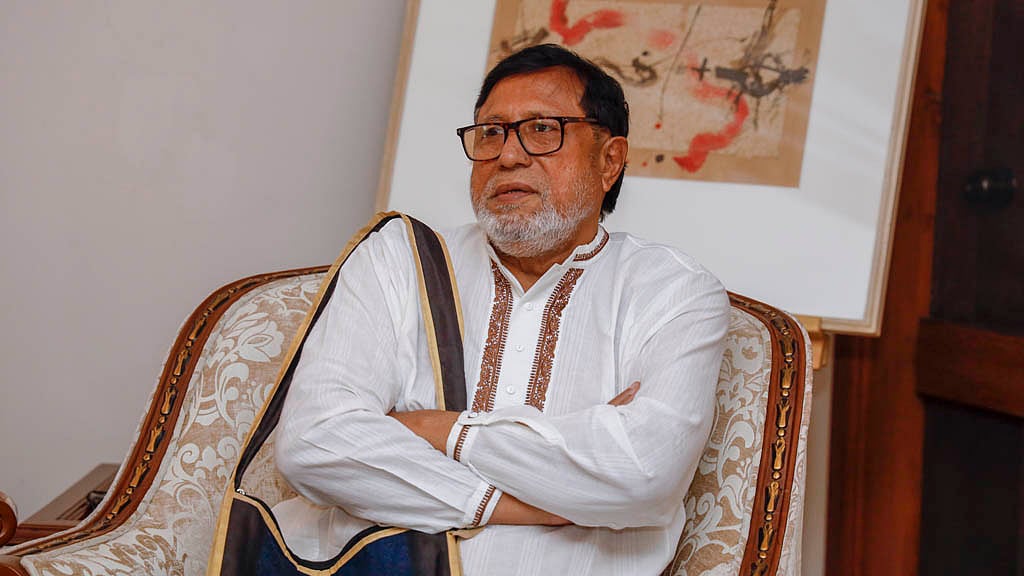 Reciter Bhaswar Bandopadhyay.