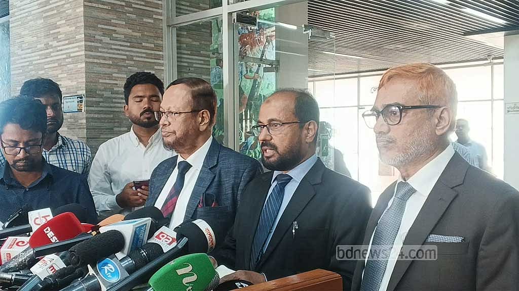 প্রবাসীদের সম্ভাব্য ভোট পদ্ধতি নিয়ে ইসির সেমিনার শেষে ব্রিফিং করে বিভিন্ন রাজনৈতিক দল। 