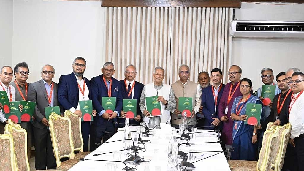 The Labour Reform Commission submitted its report to the chief advisor on Apr 21, 2025.