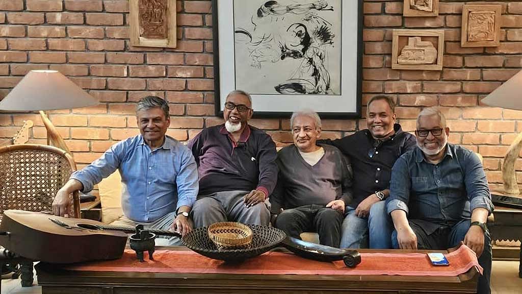 রেনেসাঁ ব্যান্ডের সদস্যরা। ছবি: রেনেসাঁ ব্যান্ডের ফেইসবুক থেকে নেওয়া।