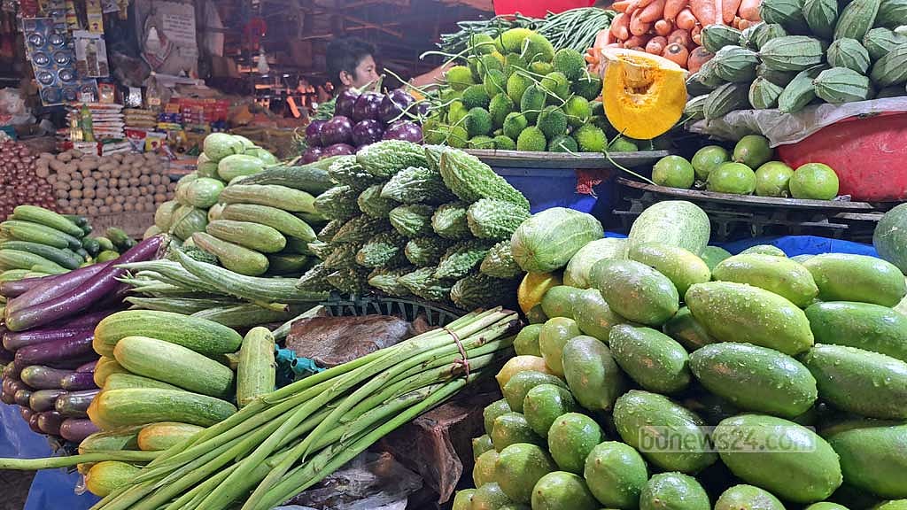 রাজধানীর বাজারগুলোয় রোজার ঈদের পরেই বাড়তে থাকে সবজির দাম।