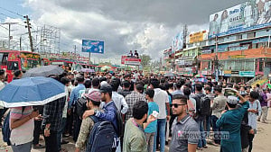 Health sector reform: Road blockade, hunger strike in Barishal