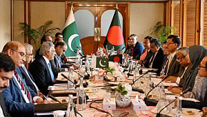 1971 issues with Bangladesh 'settled twice’: Pakistan FM