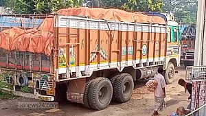 Rice imports resume from India via Benapole after 4 months
