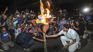 বুয়েট শিক্ষার্থীদের বিক্ষোভ-মিছিল
