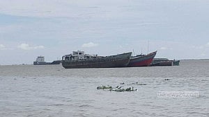 চাঁদপুরে ১৮ হাজার বস্তা সিমেন্ট নিয়ে মেঘনায় জাহাজডুবি