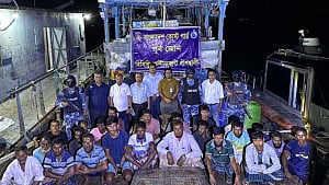 বাঁশখালীতে মাছ ধরার অবৈধ নৌযানসহ ২৯ জেলে আটক