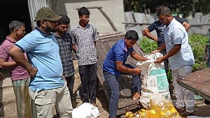 ফটিকছড়িতে টিসিবির ১০২০ লিটার সয়াবিন জব্দ