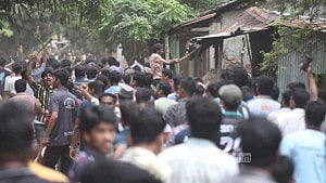 8 arrested over Chittagong University clashes