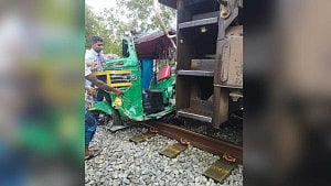 4 of a family among 5 die in Cox’s Bazar crash