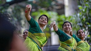 ‘শখের’ শিল্পীদের নৃত্য উৎসব ‘ঘনঘটা’