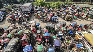 ‘Dumping station’ teems with battery-run rickshaws