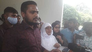 পল্লবী থানায় জনি হত্যা: ‘এখনও’ হুমকি পাওয়ার অভিযোগ পরিবারের