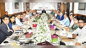 যৌথ বিনিয়োগ: পুঁজিবাজারে ৫% করে শেয়ার ছাড়বে সরকার ও বহুজাতিক কোম্পানি