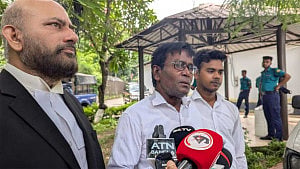 সুখরঞ্জন ট্রাইব্যুনালে: হাসিনা-সিনহাসহ ৩২ জনের বিরুদ্ধে অভিযোগ