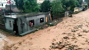 মেঘভাঙা বৃষ্টি, ভূমিধসে জম্মু-কাশ্মীরের কাথুয়ায় নিহত ৭