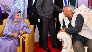 Yunus sends flowers to Khaleda on her birthday