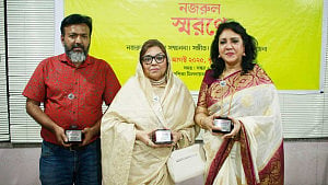‘আমিই নজরুল সম্মাননা’ পেলেন কবি নাতনি খিলখিল কাজীসহ ৩ জন