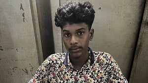 Ctg Port authority detains 3 over illegal entry