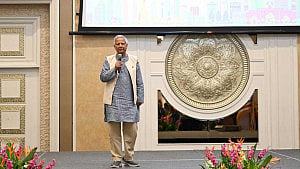 Yunus urges Malaysian companies to invest in Bangladesh
