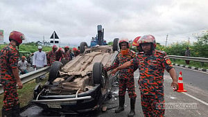 3 die as car overturns on Mawa Expressway